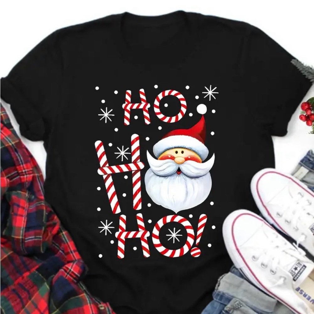 1233. 🎉🎄Women’s Short Sleeve Christmas Shirt